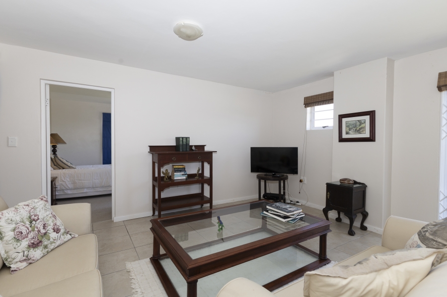 5 Bedroom Property for Sale in Kleinemonde Eastern Cape